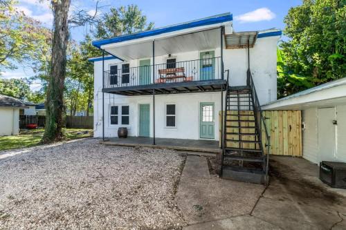 Freetown - Port Rico Casa | Explore Lafayette's Charm