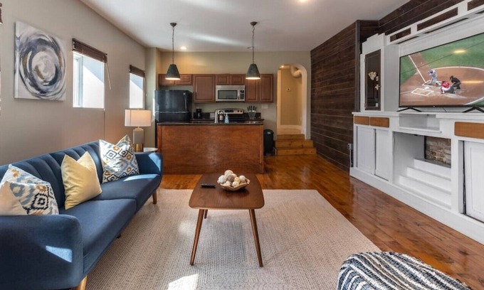 Pendleton Condominio | Explore OTR and Downtown from a Parkside Condo