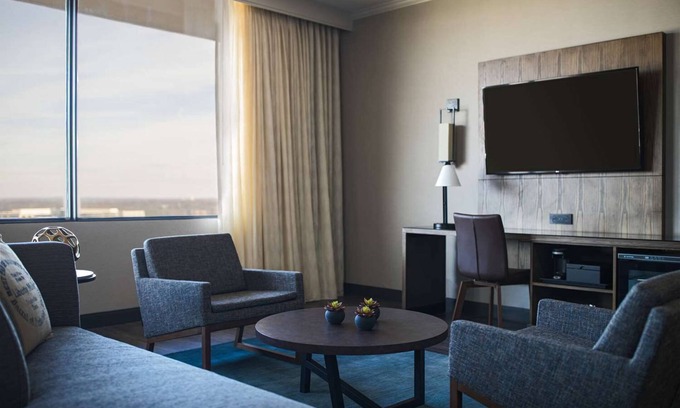 Nashville Hotel | Explore the Adventure Science Center! Pool, Parking & Airport Shuttle!