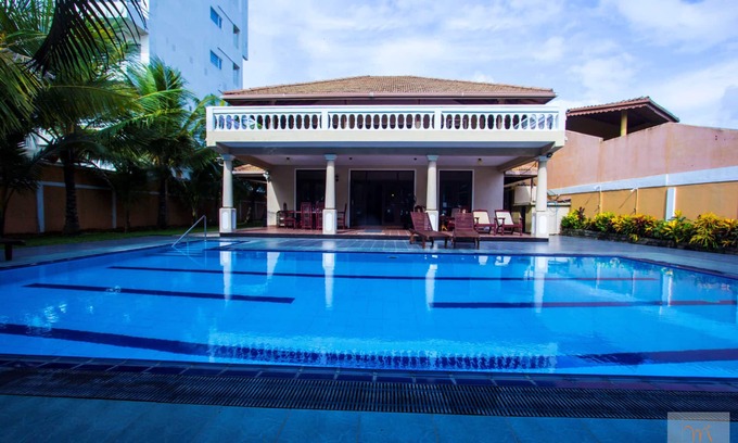 Kudapaduwa Villa | Explore la experiencia moderna en Merryland Beach Villa