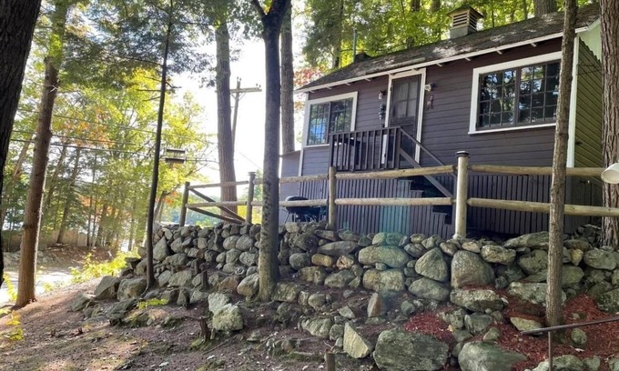 Holderness Cabaña | Exposed Beams - Papa Bear Cottage on Squam Lake