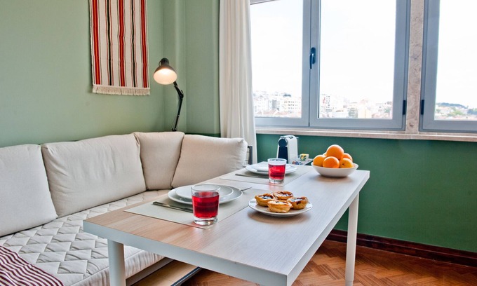Santo Antonio Apartamento | Expresso Martinis in Lisbon by Misha's Place (4c(