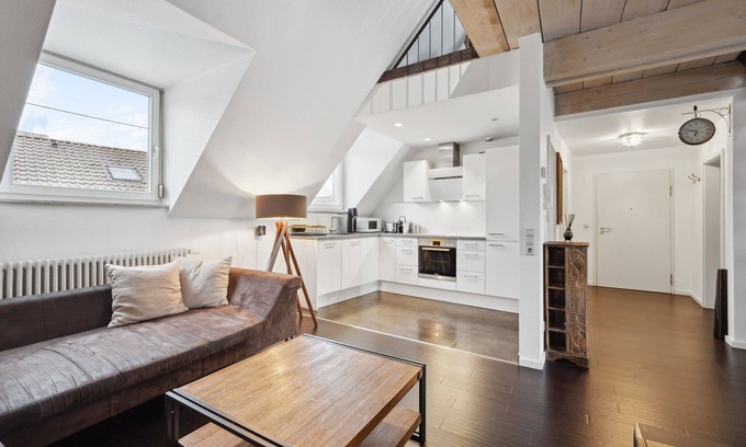 Boeblingen Apartamento | EXQUIS 2.5 BR Maisonette "Jacobsen" I Centro I Aircon I Netflix I Home Office