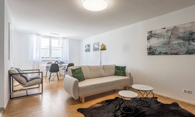Boeblingen Apartamento | EXQUIS 2BR Design Apartment LOUIS I Parking I Balcony I Mercedes-Benz I Family
