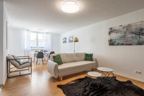 Boeblingen Apartamento | EXQUIS 2BR Design Apartment LOUIS I Parking I Balcony I Mercedes-Benz I Family-friendly