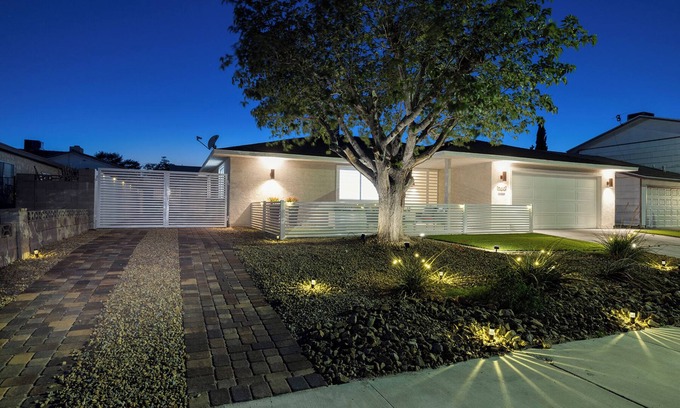 Charleston Preservation Casa | Exquisite 1 Story w/RV Parking minutes from Summerlin,Pet Friendly & No Pet Fee!
