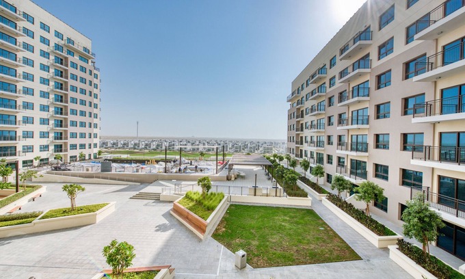 Dubai Apartamento | Exquisite 2BR at Golf Views, Emaar South Madinat Al Mataar by Deluxe Holiday Homes