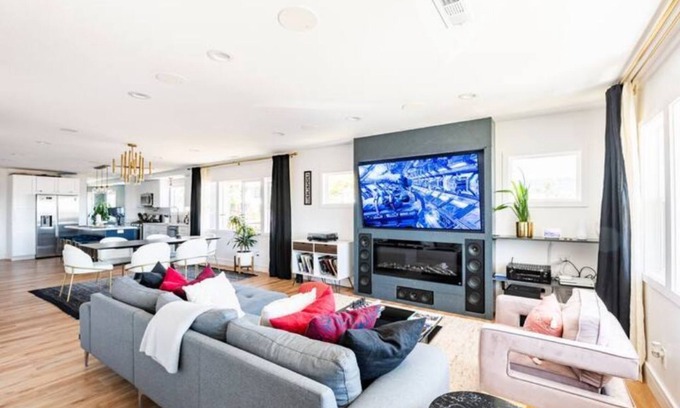 Oakland Casa | Exquisite 3-bedroom home with hot tub & firepit