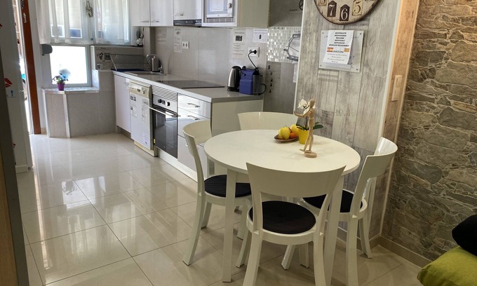 Badalona Casa | BADAROSA House 10 Min to BARCELONA City & Near To BEACH