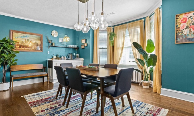 Midtown - Westport Casa | Exquisite Duplex in the Heart of KC + Parking