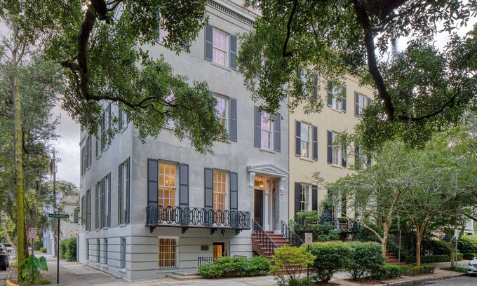 Historic Downtown Savannah Casa | Exquisite Historic Mansion on Beautiful Pulaski Square by Lucky Savannah