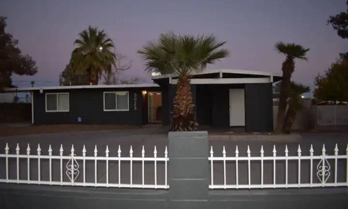 Winchester Casa | Exquisite Home Near Downtown & Iconic Strip - Your Perfect Mid-Term Rental!