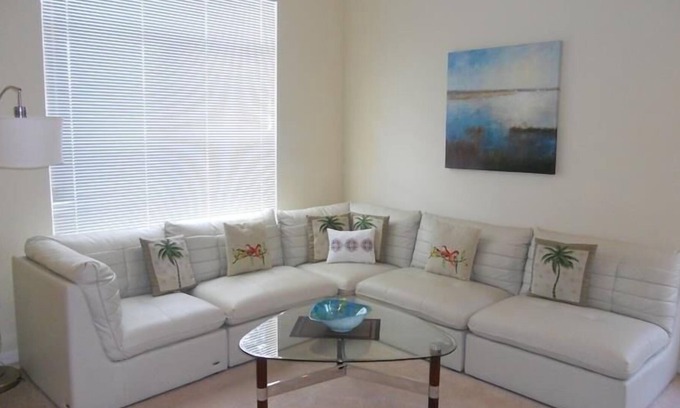 Marbella Casa | Exquisite Luxury Villa in Marbella Davenport 5BR 3 and half BA by RedAwning