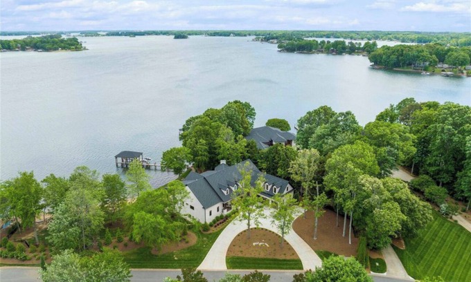 Westport Casa | Exquisite New build on LN with over 295 ft of water frontage on a private street
