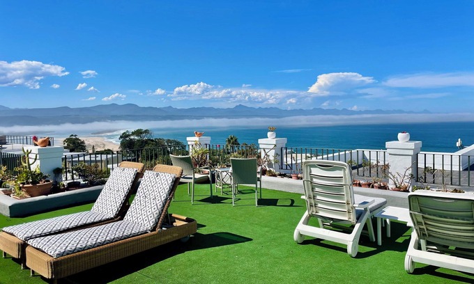 Plettenberg Bay Apartamento | Exquisite Plett Penthouse: Landmark Luxury & Panoramic Coastal Views