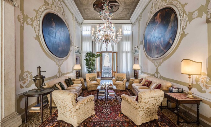 Castello Apartamento | Exquisite Renaissance Palazzo with Magnificent Interior