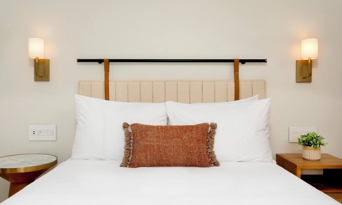 San Francisco Casa | Exquisite Stay w/ Calming Ambiance, Rooftop Pool, and Scenic Bar - Near El Morro