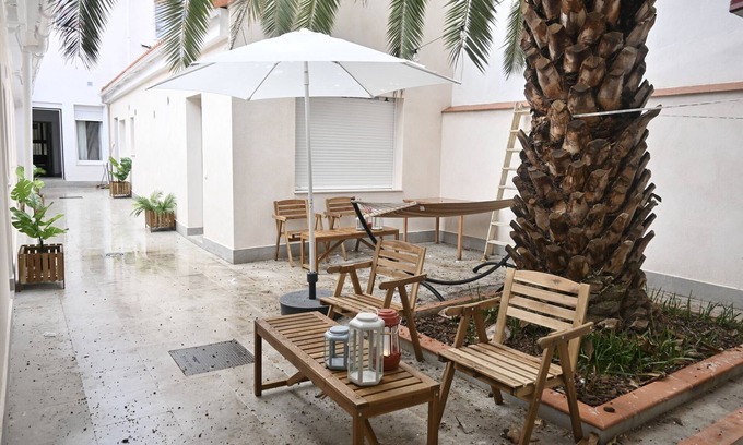 San Diego Apartamento | Exquisito Estudio con Cama en Mezanine y Encantador Patio Compartido MPE35B