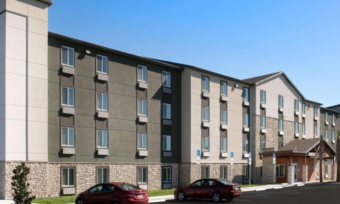 Mendota Heights Hotel | WoodSpring Suities Minneapolis Airport Mendota Heights