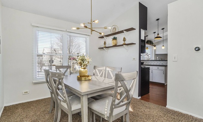 Carol Stream Casa | Extended Stay Carol Stream FHS Rental