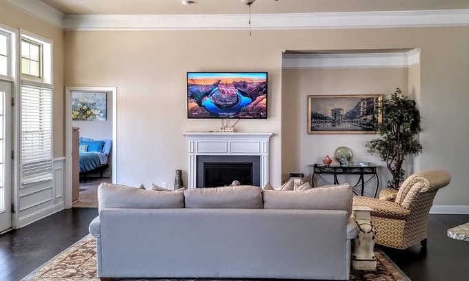 Duncan Casa | Extended Stay Executive Rental ready for you Centrally located