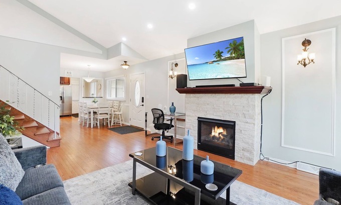 Northbrook Casa | Extended Stay Northbrook FHS Rental