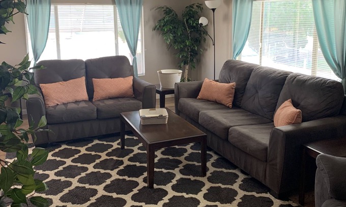 Ridgecrest Casa | Extended/Vacation Stay at Our Cozy and Comfy Home