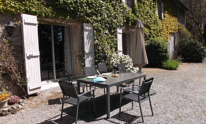 Sauviat-sur-Vige Casa | Extensive Family Property 19 th in the Countryside With Heated Pool