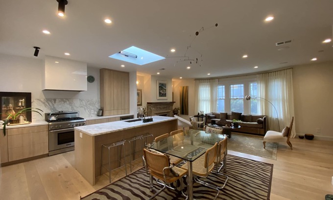 Anza Vista Condominio | Extensively remodeled Marina style building in the heart of SF
