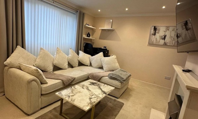 Peterlee Casa | Extraordinary Comfort - Enjoy Your Freedom & Peace