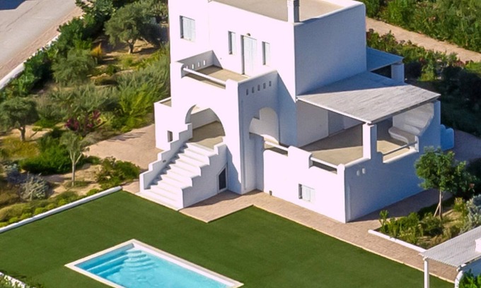 Naxos Villa | Extraordinary Naxos Villa | 5 Bedrooms | Villa Kewell | Spacious Outdoor Area with Private Pool | Pyrgaki