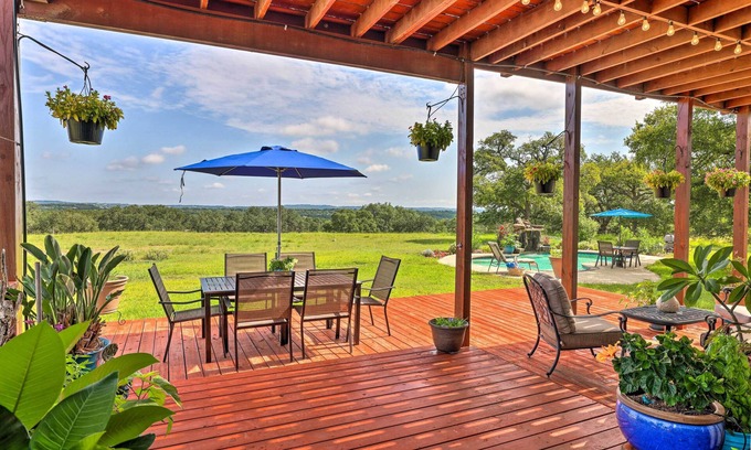 Spring Branch Casa | Extravagant 4,500 Sq Ft Home in Hill Country!