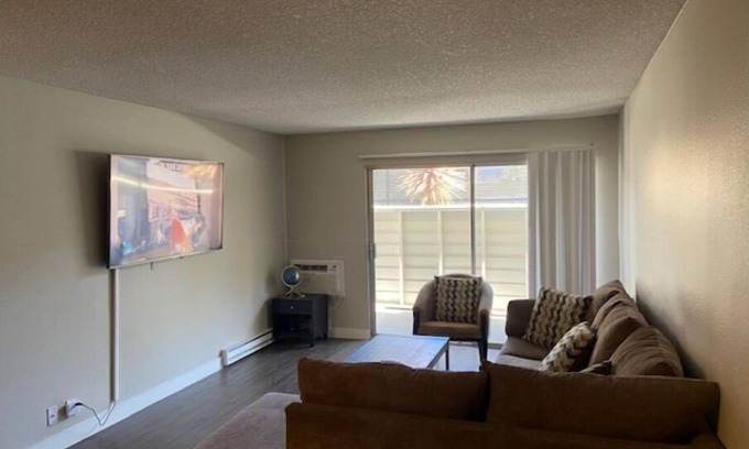 Rampart Village Apartamento | Extravagant onebedroom LA vibe