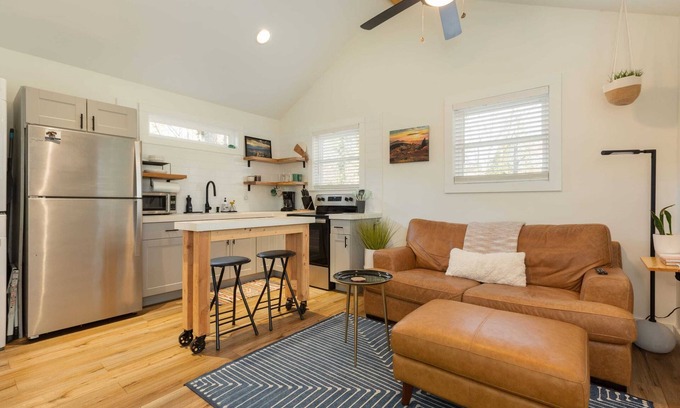 Fletcher Cabaña | Extremely Clean | Cozy | Pet-Friendly Cottage