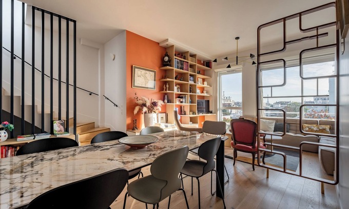 Prince–Marmottan Apartamento | Eyes Towards the Eiffel, by Veeve