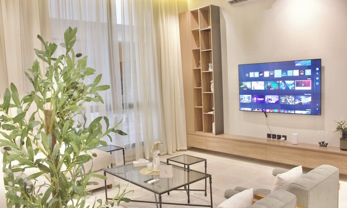 Riyadh Apartamento | F1 Stylish Stay Near Airport + Gym & Pool Access
