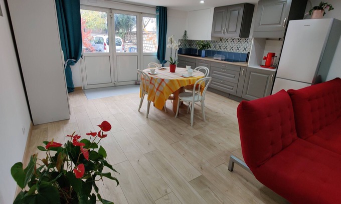 Poissy Apartamento | F2 + private parking, 5 people Netflix