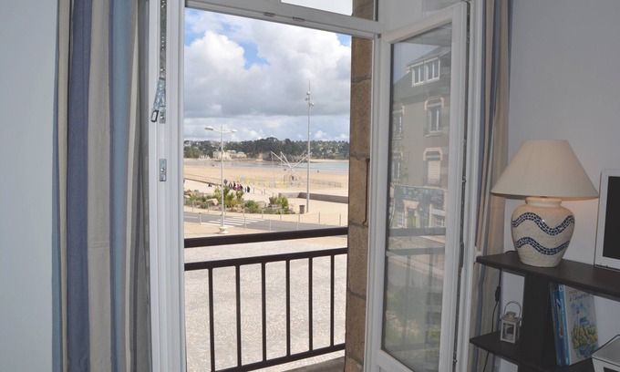 Crozon Apartamento | F2 Vista al mar y a la playa de Morgat con un pequeño balcón