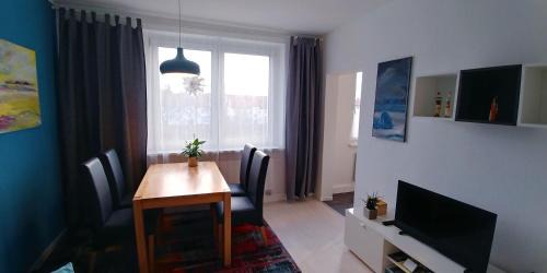 Laubegast Apartamento | F3 - "Gemütlich mit Kunst"