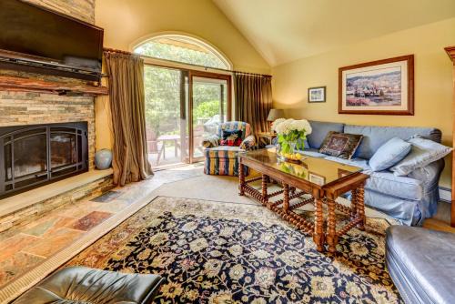 Bretton Woods Casa | F8 Luxurious Mt Washington Hotel golf course home Wifi cable air conditioning