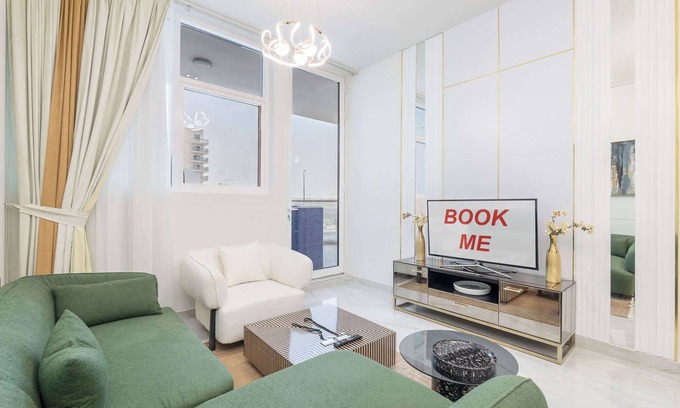 Dubai Apartamento | Fab Al Furjan Apartment Sleeps 4 with Private Pool