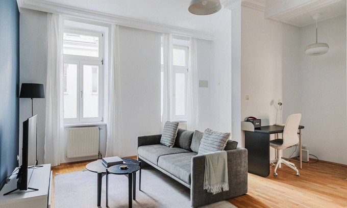 Matzleinsdorf Apartamento | Fab Margareten 1BR w/ Elevator, Fully Furnished, by Blueground