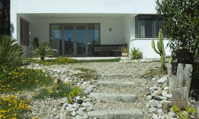 Los Canos de Meca Apartamento | Fabuloso y contemporáneo jardín en el parque natural con vista el mar