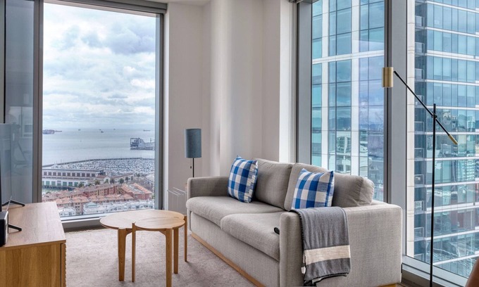 Rincon Hill Apartamento | Fab Rincon Hill 1BR w/ Movies & Pool, nr Restaurants, by Blueground