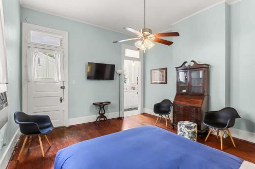 Esplanade Ridge Apartamento | Fab Studio on Tree-Lined Street w City Bikes