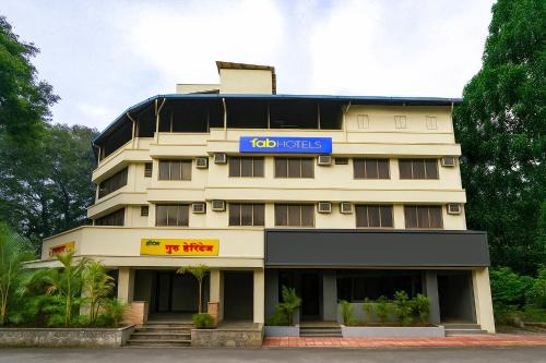 Kalamboli Hotel | FabExpress Guru Heritage