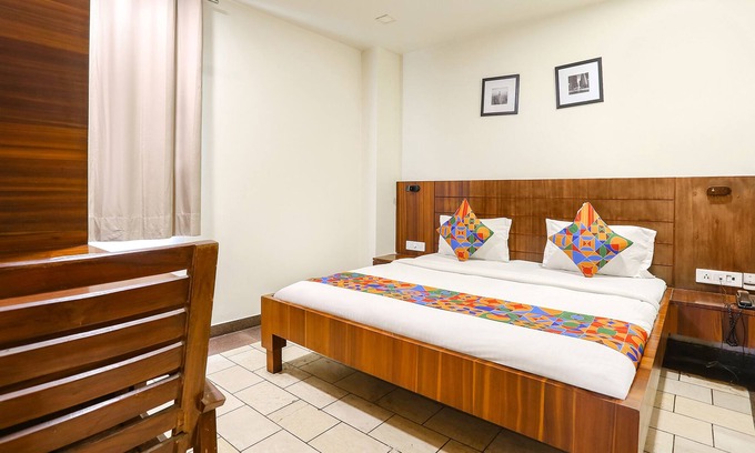 Delhi Hotel | Fabexpress Marigold I
