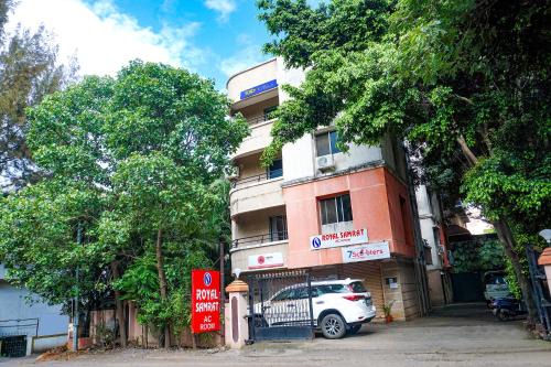 Hadapsar Hotel | FabExpress Royal Samrat - Ram Manohar Lohiya