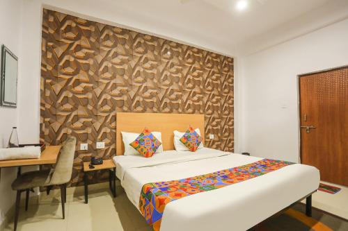 Allahabad Hotel | FabHotel Pranjul Inn