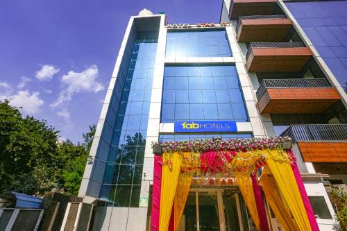 Dwarka Hotel | FabHotel Prime Star 17 - Nr Yashobhoomi Convention Centre
